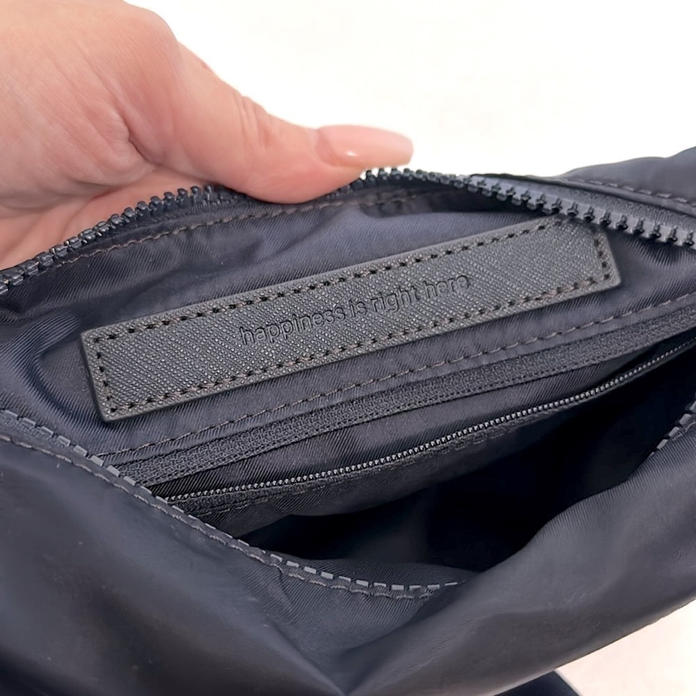 Lululemon Fast Track Belt Bag midnight Navy EUC - Picture 11 of 15